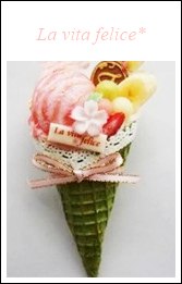 桜と抹茶の和テイストワッフルコーンパフェチャームの正面像